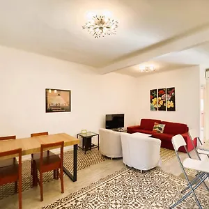 https://la-meva-llar-murillo-18.topbarcelonahotels.com